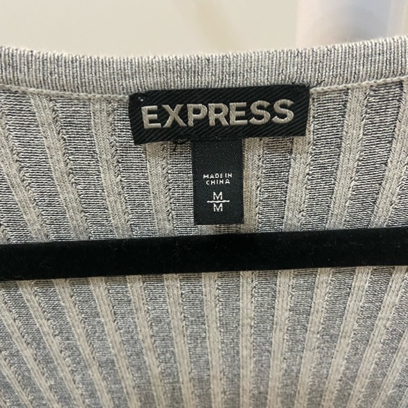 Express Ribbed V-Neck Sweater in Gray Womens Size Medium - Picture 4 of 4